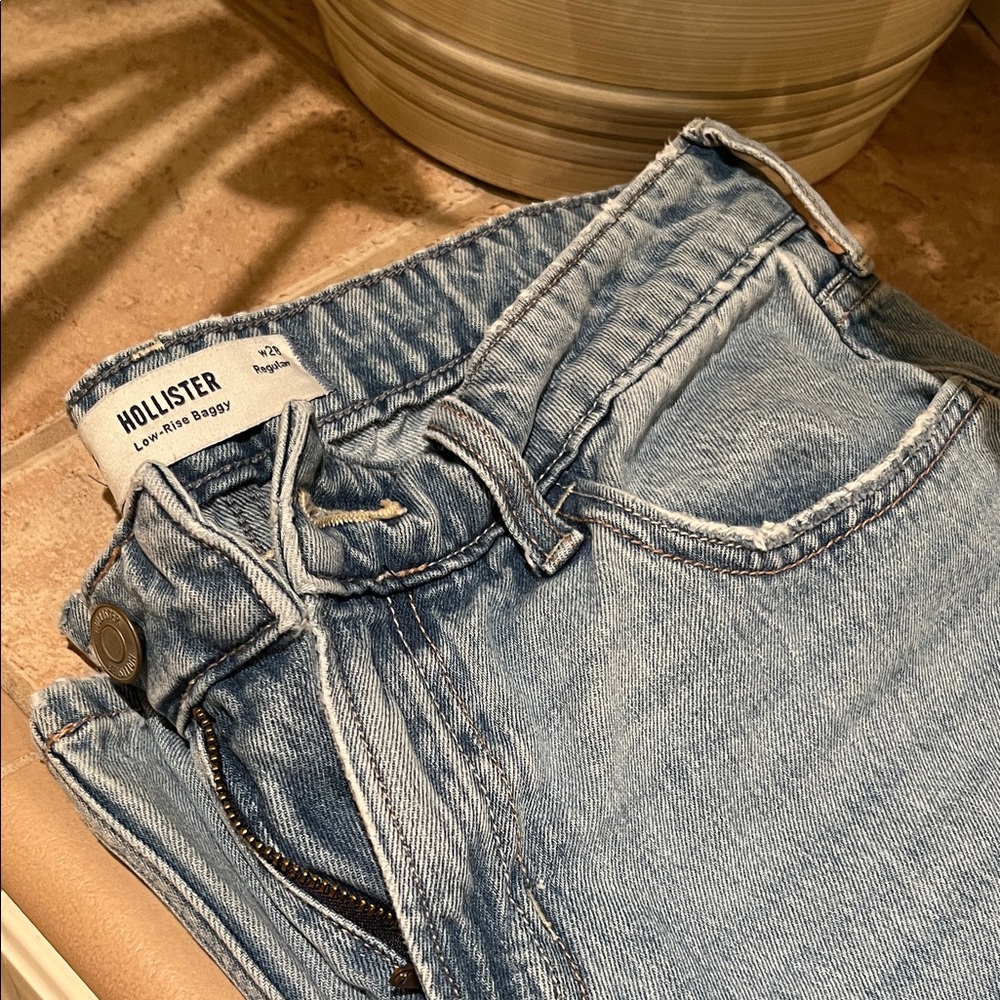 Hollister Women's Low Rise Baggy Jeans